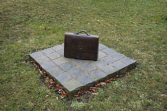 Hope (1998), del av Raoul Wallenberg-monument i New York, utanför Skissernas museum i Lund