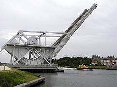 Pont d'elevador rodant Pegasus sobre el canal de Caen, Normàndia, França