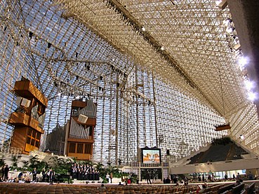 Interior da Catedral de Cristal, na Califórnia, Estados Unidos.