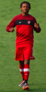 Bong in 2010 als speler van Valenciennes