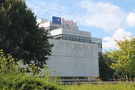 Le bâtiment principal de Supélec, dans le quartier de Moulon à Gif-sur-Yvette (Paris-Saclay).