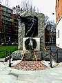 Il monumento agli Aviatori Caduti, trasferito nel 2005 da Cascina Malpensa.