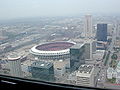 Busch Memorial Stadium widziany z Gateway Arch.