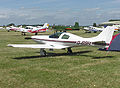 Lancair 235 (G-BSRI) en el Aeropuerto de Cotswold, Inglaterra.