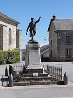 En avant (monument aux morts)