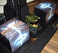 『Halo 3』のレジェンダリー・エディション（日本未発売）には、チーフのヘルメットが付属した。