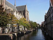 Pottenkade di sebelah Grote Kerk