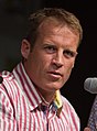 Mark Valley interpreta John Scott