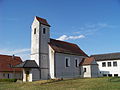 Vorgestellter Fassadenturm: Kirche St. Laurentius in Thalmassing