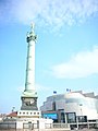 gedenkzuil op Place de la Bastille met erachter de Opera