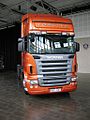 Scania met frontstuurcabine.