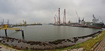 Le terminal conteneur ECT dans le port du Waal.