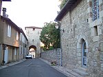 La porte ouest vue de l'intérieur du village.