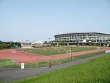 小机競技場と横浜国際総合競技場（新横浜公園）（2011年5月）