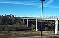 Prince Edward Viaduct di Toronto contoh viaduk bersusun.