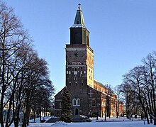 Turku cathedral 26-Dec-2004.jpg