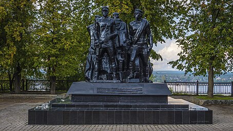 Памятник Героям гражданской войны в сквере