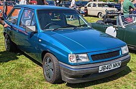 Vauxhall Nova образца 1992 года