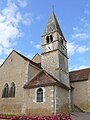 Le chevet de l'église avec le clocher.