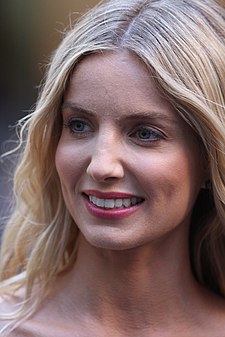 Annabelle Wallis v květnu 2017