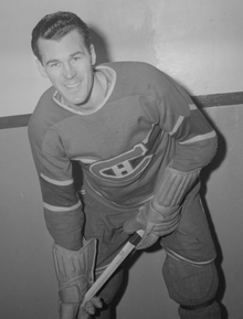 Photographie d'Émile Bouchard, ici présent sur la photographie, sous l'uniforme des Canadiens de Montréal