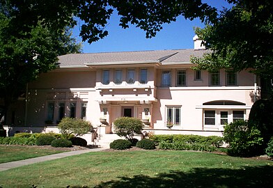 Another house in the East Main Street Historic District, located between Clinton and Linden Streets, 2009