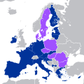 Kort over Eurozonen markeret med mørkeblå farve og EU-lande uden euro markeret med en noget lysere blå farve