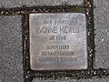 Der Stolperstein an ihrem ehemaligen Wohnort an der Meerweinstraße 1