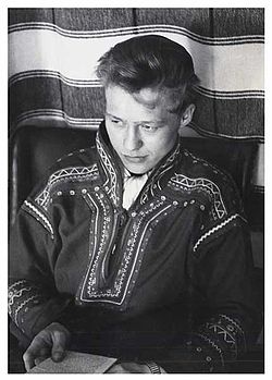 Nils-Aslak-Valkeapaa.jpg