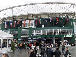 Voorzijde van het stadion