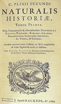 Titelsidan på en utgåva från 1669 edition, med den inledande texten "Volym I av Gaius Plinius Secundus Naturhistoria".