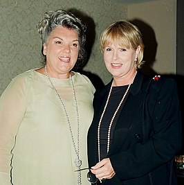 Actrices Tyne Daley (links) en Sharon Gless (rechts) bij een reünie in 1999