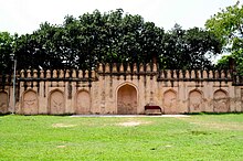 Mihrab, Zentrale Gebetsnische des Idgah, eine Apsis mit Spitzbogen in einer Mauer.