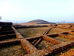 Piprahwa – Stupa und Klosterruinen