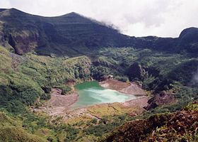 Vue du cratère de l'Awu.