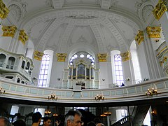 Iglesia de San Miguel, Hamburgo (tercera iglesia en el lugar, 1786, obra de Johann Leonhard Prey y Ernst Georg Sonnin)