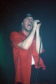 Warrel Dane (Live 2005).jpg