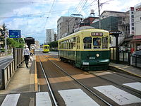 停靠於岩屋橋電車站的3號系統電車