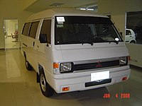 Mitsubishi L300 Versa Van (pre-facelift, Filipina)