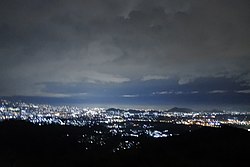 Cakrawala Padalarang pada malam hari, diambil dari Gunung Bendera