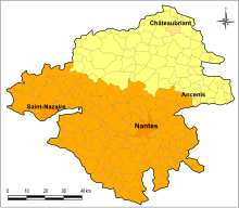 Carte des risque sismiques du département de la Loire-Atlantique ; la moitié nord est en jaune et la moitié sud en orange