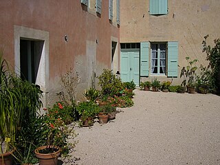 Façade de l'Harmas