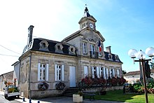 Saint-Denis-de-Pile Mairie.JPG