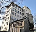 Anciennes mégisseries au Nord de la cour de l'école privée « Sœur-Rosalie ».