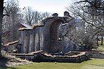 Alvastra klosterkyrka ruin 2020.