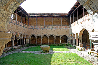 Abtei Saint-André (Lavaudieu), pogled na severno galerijo