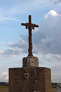 La croix des Rongères est une croix en fonte pleine