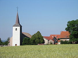 The church and surroundings in Champdray