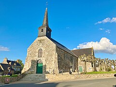 L’église Saint-Pierre, vue Ouest et Sud.