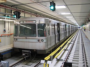 Triebwagen (Type U) in der Abstellhalle Leopoldau an der U1